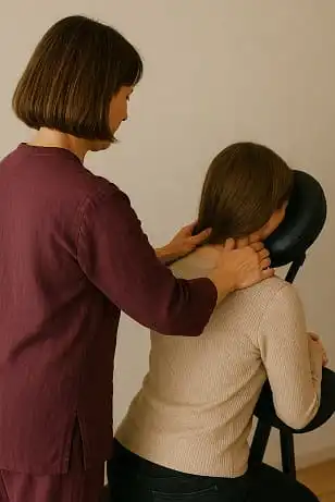 cours de massage Amma assis chez Édulys Formation